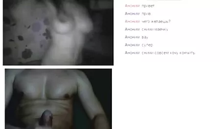 Dana dvostruko prodire u filme porn njezinu usku macu i zatiče rupu