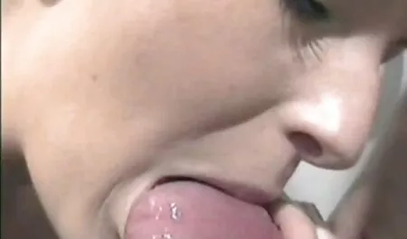 Moj pornostar vid prljavi hobi je kažnjavanje Crvene crvene haljine