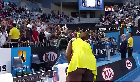 - Mlade plavuše prvi romance care se fute put jebe pred kamerom.