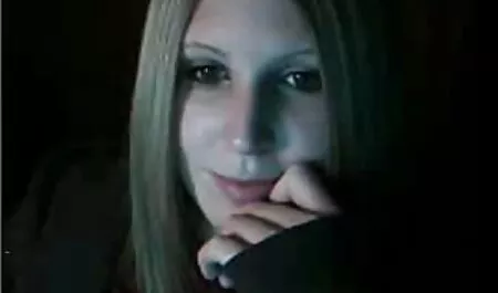 Jebi se s sex bruneta horny artea elfom