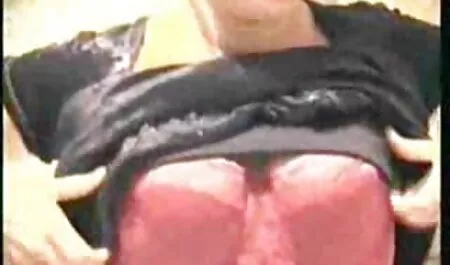 Nevjerojatna ebanovina tinta Hola je maznula maca dok jebe grase care se fut bine u dupe