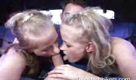 Stari porno marocain gratis Nick se seksa s mladom djevojkom i čini tinejdžerima teško