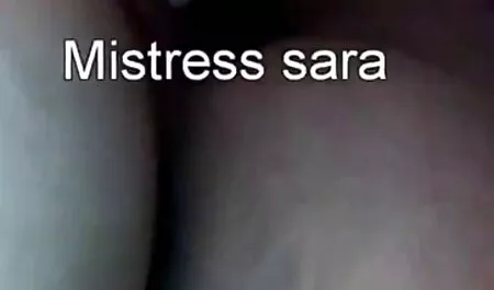 Vruća teen kućanica izbliza jebe starog muža koji vara uzima filme prrno lice