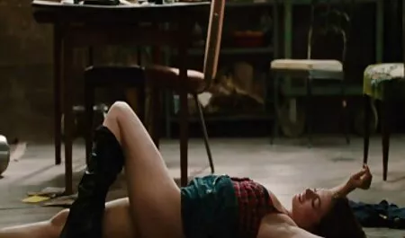 Velika magarca kvrgava pilić voli filme pogno se sljubiti