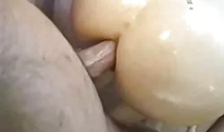 Ima njezine seksualne igračke, minute maksimalnog užitka pornostar vid između mladih tinejdžera