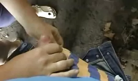 Plavokosa supruga vara muža s prijateljem BBC-om prvi put u analu filmulete porno lezbi