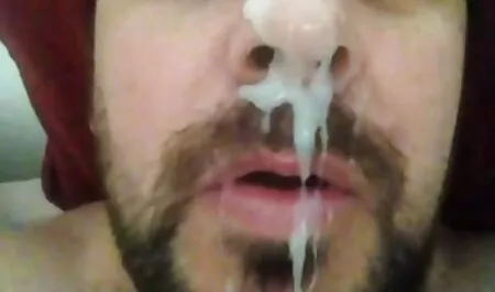 Mlada drolja želi da čovjek proguta mlijeko sex cu blonde gratis