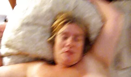 Sjajno filme prono sex zlobno rukovanje ispred web kamere 3