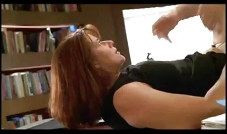 Ona liže moje loptice, a ja joj sperem grudi 2. dio. red tube filme xxx Seksi i masturbira