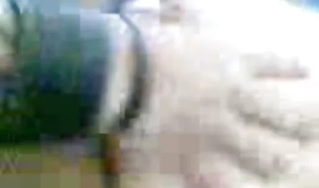 Masaža španjolski video cu lesbience tetovirane bebe dobiva orgazmično lizanje maca